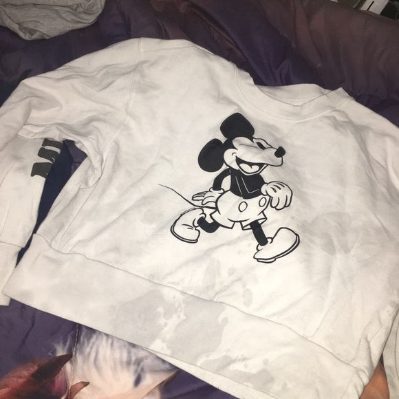 Clothes - Picture 3 of 10